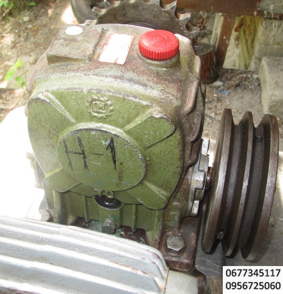 редуктор 1к20  с электродвигателем 0,75 квт 1410 об мин